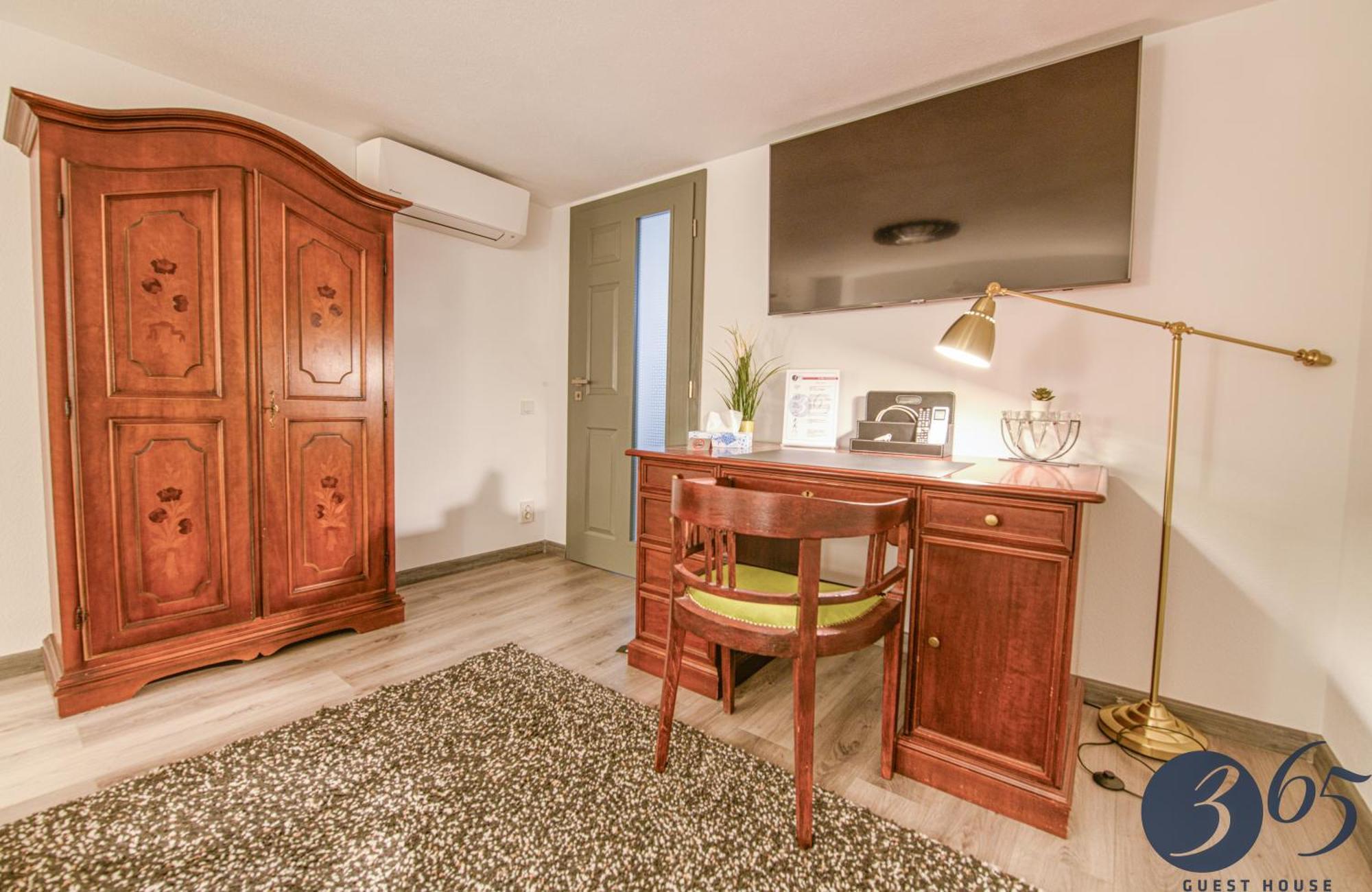 365 Guest House Hunedoara Bagian luar foto