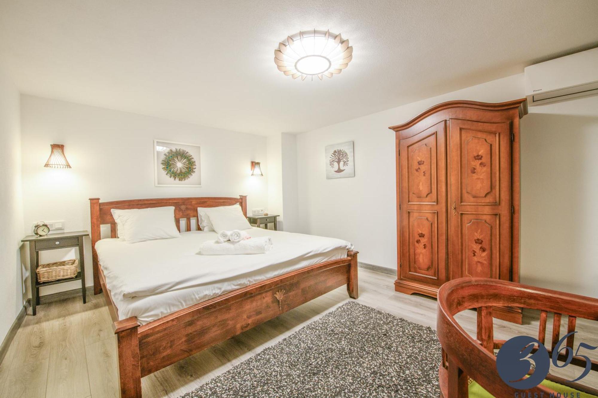 365 Guest House Hunedoara Bagian luar foto