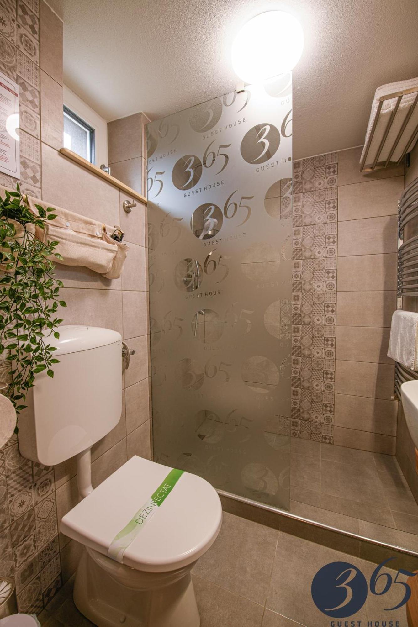 365 Guest House Hunedoara Bagian luar foto