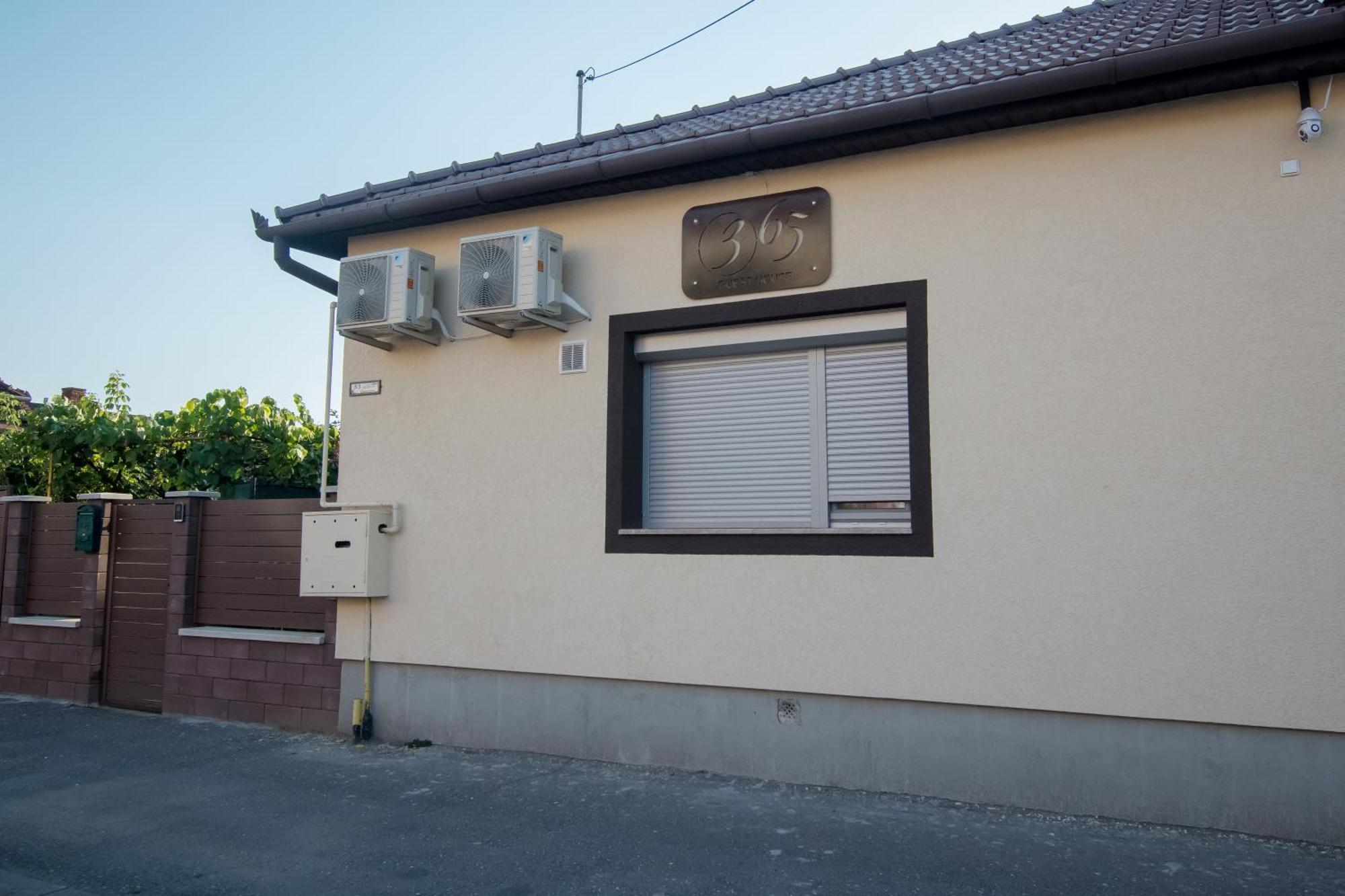 365 Guest House Hunedoara Bagian luar foto